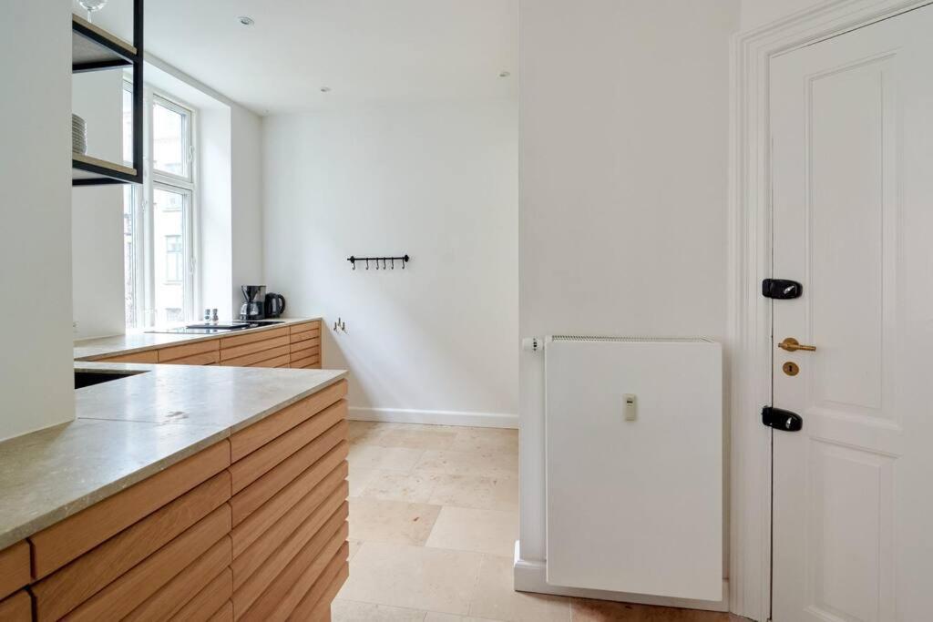 Spacious 3 Bedroom Manor Flat Next To Tivoli Copenaghen Esterno foto
