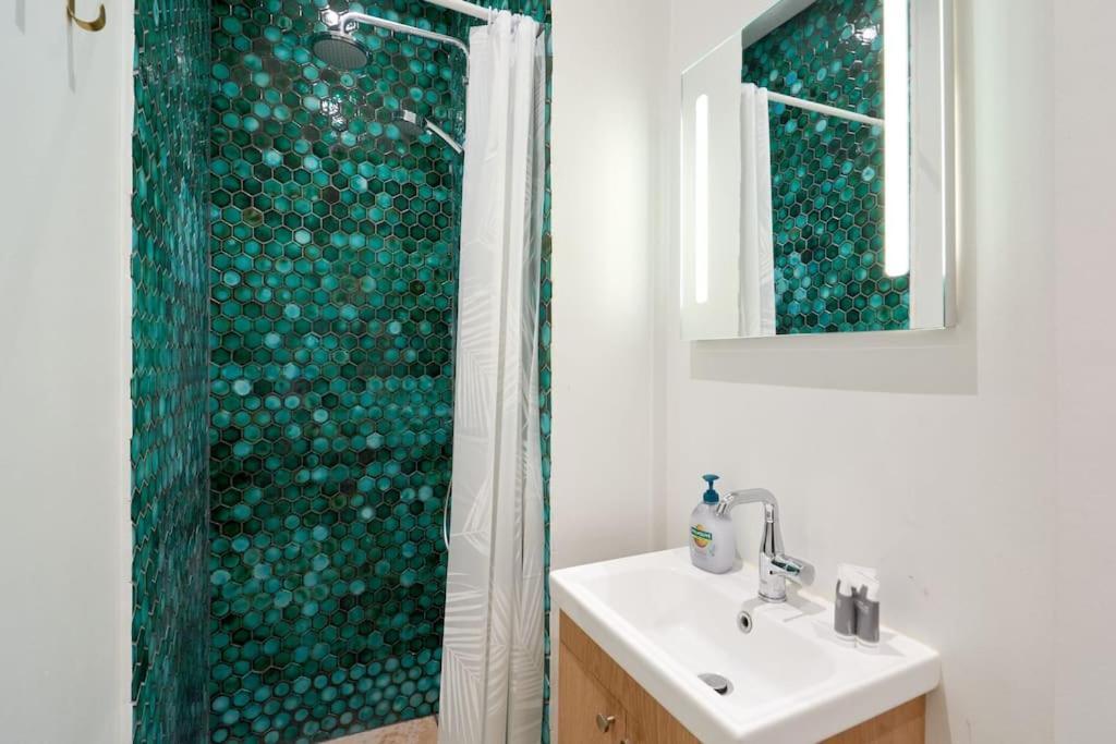 Spacious 3 Bedroom Manor Flat Next To Tivoli Copenaghen Esterno foto