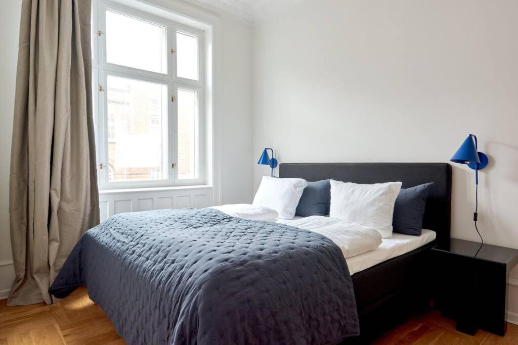 Spacious 3 Bedroom Manor Flat Next To Tivoli Copenaghen Esterno foto