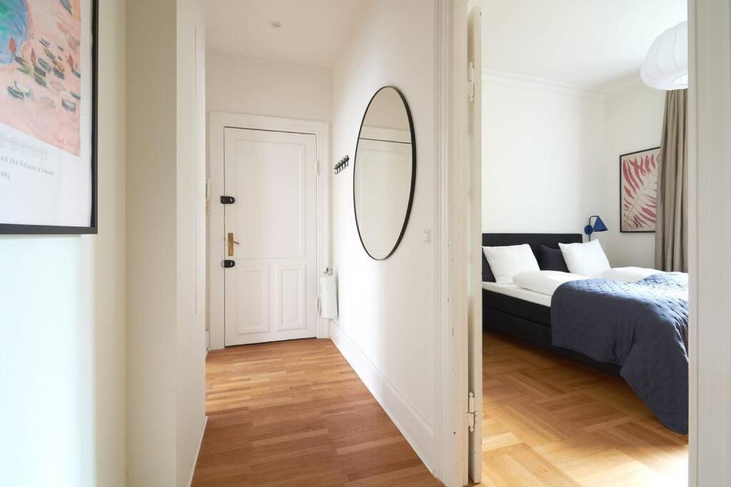 Spacious 3 Bedroom Manor Flat Next To Tivoli Copenaghen Esterno foto