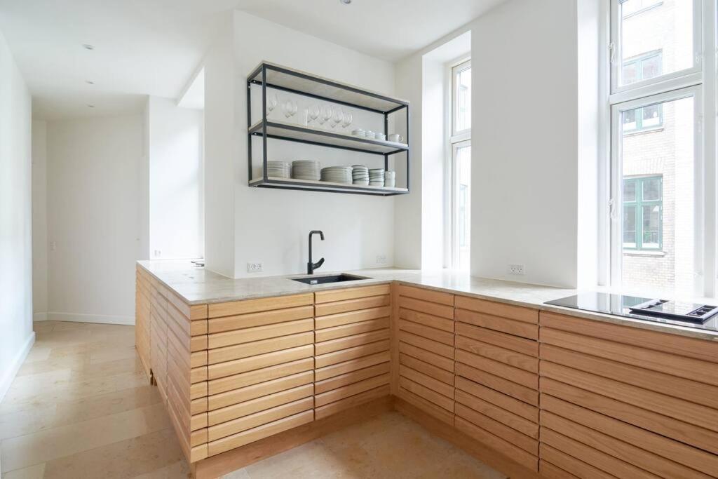 Spacious 3 Bedroom Manor Flat Next To Tivoli Copenaghen Esterno foto