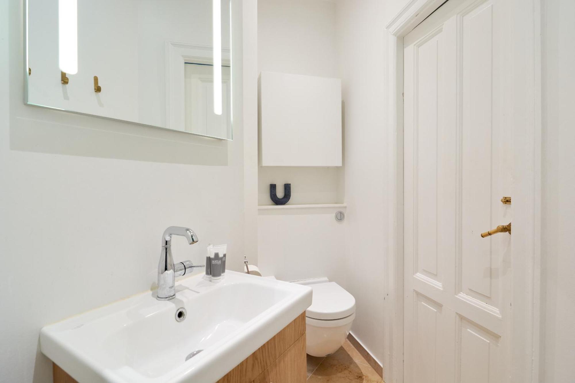 Spacious 3 Bedroom Manor Flat Next To Tivoli Copenaghen Esterno foto